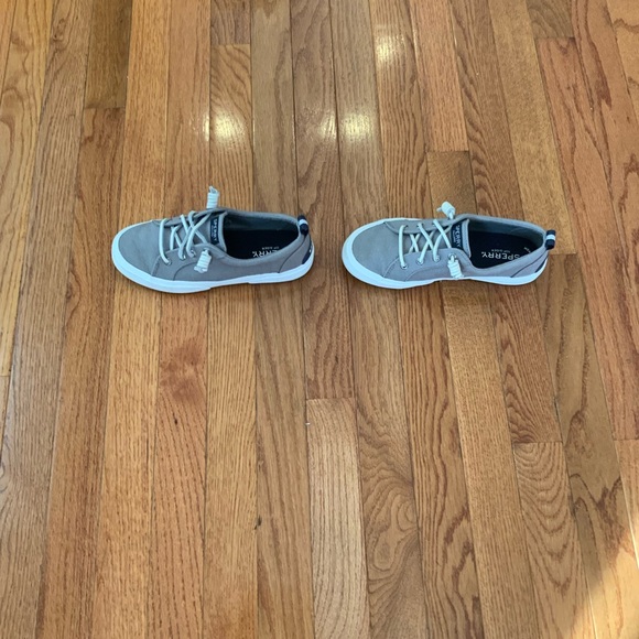 Women Sperry shoes - Picture 3 of 3